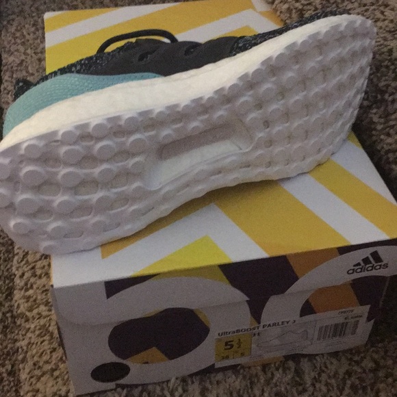 Adidas UltraBoost parley j - Picture 6 of 10